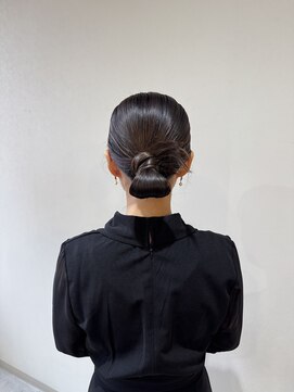 ロカリタ キョウト 四条大宮店(ROCAReTA kyoto) タイトシニヨン　　カチモリスタイル