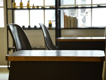 ロムロクウェット(L'HOMME ROQUETTE)の写真/一過性の良さに囚われない本質を大事にするカット