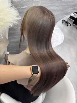 ラビス クローバー(Lovis clover) スモーキーグレージュ