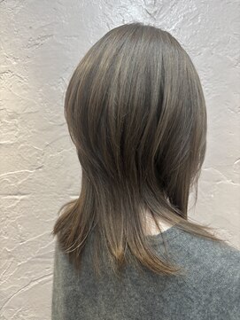 ウルフカット+グレージュハイライト【西武新宿駅】【駅近】