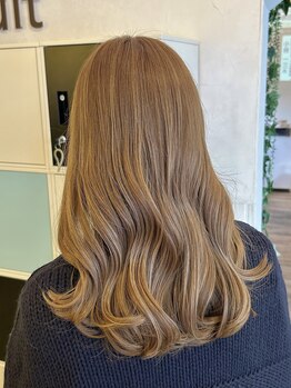 ユイト(uit)の写真/【春の印象は、透明感カラーで変わる】