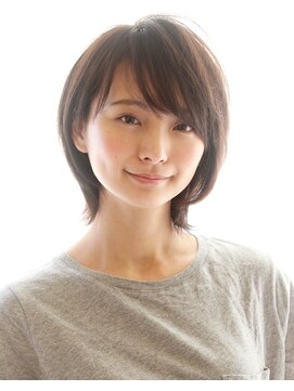 レウナ 外苑前(Reuna) 【３０代・４０代・５０代】小顔に見えるショートウルフ