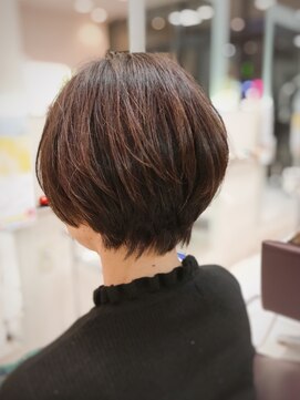 クール ヘアー ギャラリー 神明町店(COOL Hair gallery) コンパクトなひし形ショート♪40代、50代おススメ