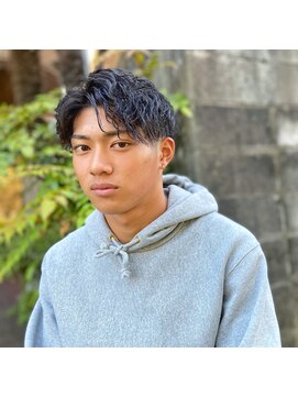 ヘアーズコレクショングッドクラブ(GOOD CLUB) センターパート・ツイストスパイラル