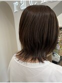 くびれボブとオリーブベージュ