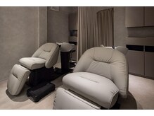 オモチャ 赤羽(OMOCHA)の雰囲気（柔らかく美しいデザインに、光調整、半個室にもなる心遣いも。）