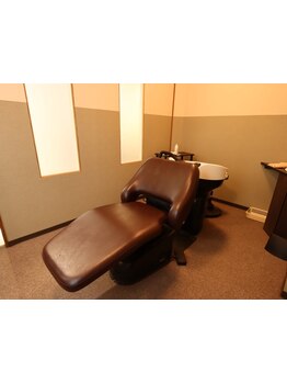 女性スタイリストがマンツーマン対応◎《髪質改善ヘアエステ》×《ヘッドスパ》で褒められ美髪を叶えます♪