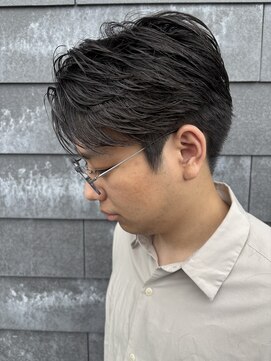 ヒュイル バイ ニアウ(Hwyl by Niau) メンズマッシュセンターパートスパイラルパーマニュアンスパーマ