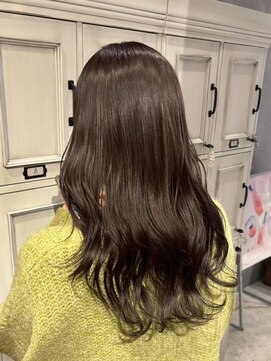 エスケープ トゥ ボナ(ESCAPE to bona.) ツヤ感重視のウェーブ◎大人の色気溢れる上品なボリューム感