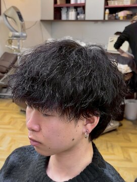 レボルトヘアー(R EVOLUT hair) MEN’S HAIR/サーフカール/刈り上げセンターパート/柏駅