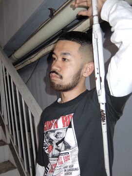 メリケンバーバーショップ トーキョー(MERICAN BARBERSHOP TYO) メンズカットバーバースタイルハイフェードイージーバズ