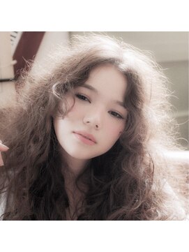 外国人の子供風 くせ毛パーマ L ベル Belle のヘアカタログ ホットペッパービューティー