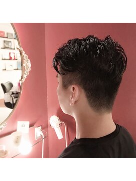 アリーナ 緑が丘店(arena) 外国人風メンズツーブロック