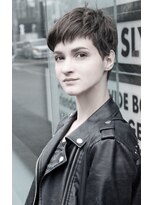 ジジバイワースホワイル(jiji by WORTH WHILE)&nbsp;アン・ハサウェイ　風ハンサムショート