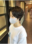 センター分けパーマショートボブ