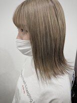 マイレ(maile)&nbsp;ミルクティーカラー/切りっぱなしボブ/伸ばしかけ