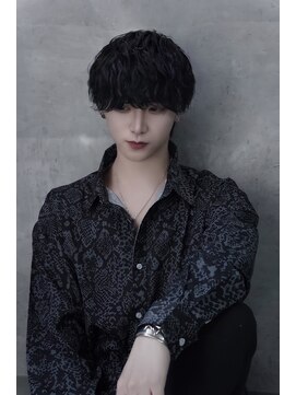 シン(syn) スパイラルパーマツイストスパイラルパーマ 波巻きパーマ