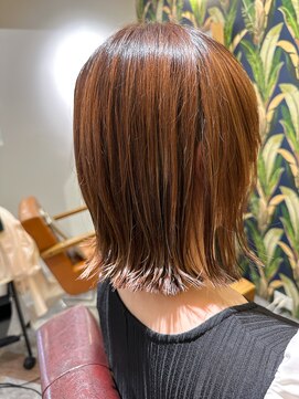 ムーン(moon) #グレージュカラー #シルキーベージュ #斜めバング