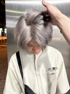 ティント 梅田(Tint) 【Ryota】シルバーグレー《大阪梅田駅》