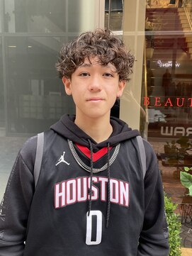 ビュートリアム 梅田(BEAUTRIUM) シティボーイパーマスタイル