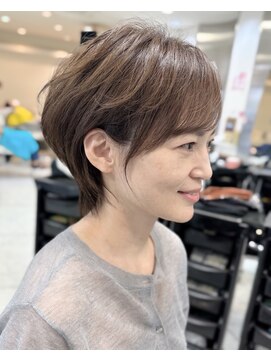 にしはら 美容室 【倉地雄介】丸みショートボブ