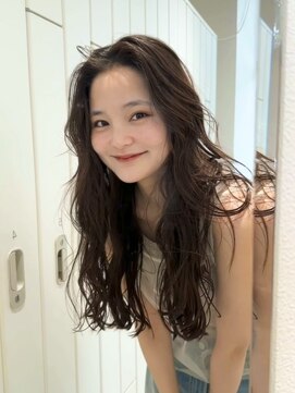 ジョエミバイアンアミ(joemi by Un ami) ロングパーマ / ニュアンスパーマ / 地毛風グレージュ