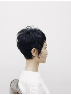 イトウ(ITOH) 髪のクセをいかしたショートカット