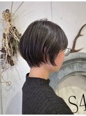 伸びても収まりのいいボブ