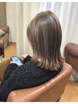 ムーア(MUA)&nbsp;外ハネミディアム