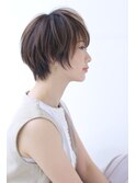 ことりベージュネイビーカラー毛先パーマ小顔ワンサイドショート