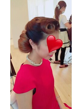 カリーナ(Carina) レトロシニヨン