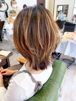 マリアバイアフロート(Maria by AFLOAT)&nbsp;【添田】ハイトーン.ハイライトで束感くびれミディウルフ