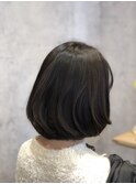 カーキグレージュマッシュショートボブフェザーバングヘナ(所沢)
