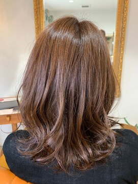 ラコスタ(LaCosTa) ブリーチなしカラーミルクティーベージュミディアム大人ミディ