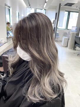 ジゼル 博多筑紫口店(GiseL) シャドウルーツ【博多駅筑紫口】@halu_the_world