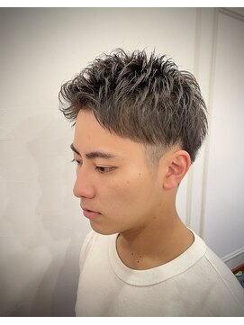 リバティシェアバーバー 銀座(LIBERTY SHARE BARBER) 気になる膨らみ狙い打ち☆ダウンパーマ×アップバングショート