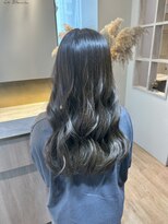 アンド ラ ブランシュ(&.La Blanche)&nbsp;黒髪カタログ/グレーベージュ/レイヤーロング/アッシュカラー