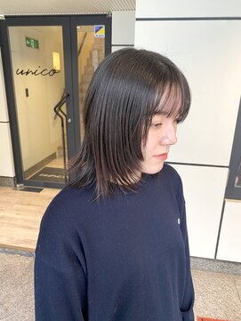 ユニコ(unico) 顔まわりレイヤー/ウルフカット/小顔カット