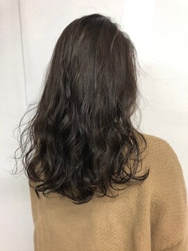 クラン 岡本(Chlan) 地毛風カラー×ダークオリーブブラウン