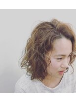 エイト(eight)&nbsp;ドライで無造作なパーマ感