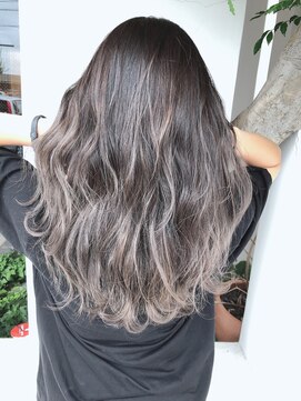 ブランシェ 小牧店(BRANCHE) ☆バレイヤージュシルバーグレー☆ブランシェ小牧　具志