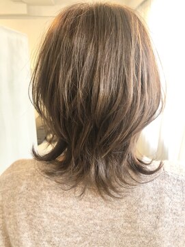 グラット(grAt) ☆外ハネウルフカットで可愛いく☆