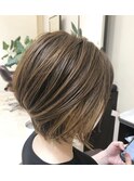 前下がりフォルムショートボブ