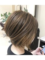 ワンラブ(ONELOVE)&nbsp;前下がりフォルムショートボブ