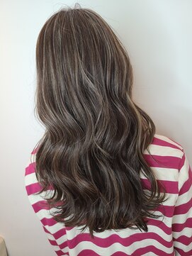 ジーナ セントラル銀座(Zina) ホワイトハイライト＊デザインカラー＊グレージュ　ZinaCENTRAL