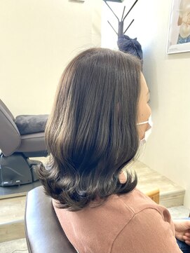 サンカク(SAN KAKU) グレージュ