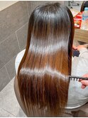 輝く艶を手に入れる髪質改善
