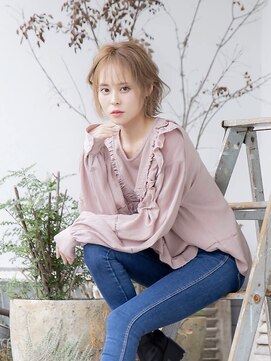 ピケ(pique) 耳掛けショート/プラチナベージュ/透明感/ふわふわショート