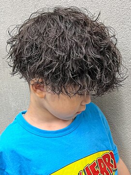 ダズルヘアーエイチ(DAZZLE hair H) シャドーパーマツイストスパイラルフェザー波巻きプードル