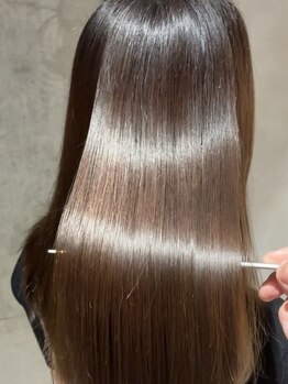 シーインフィニート 人形町店(C∞)の写真/担当スタイリストが薬剤塗布～アイロンまでトータルで丁寧に施術◎安心してお任せください◆